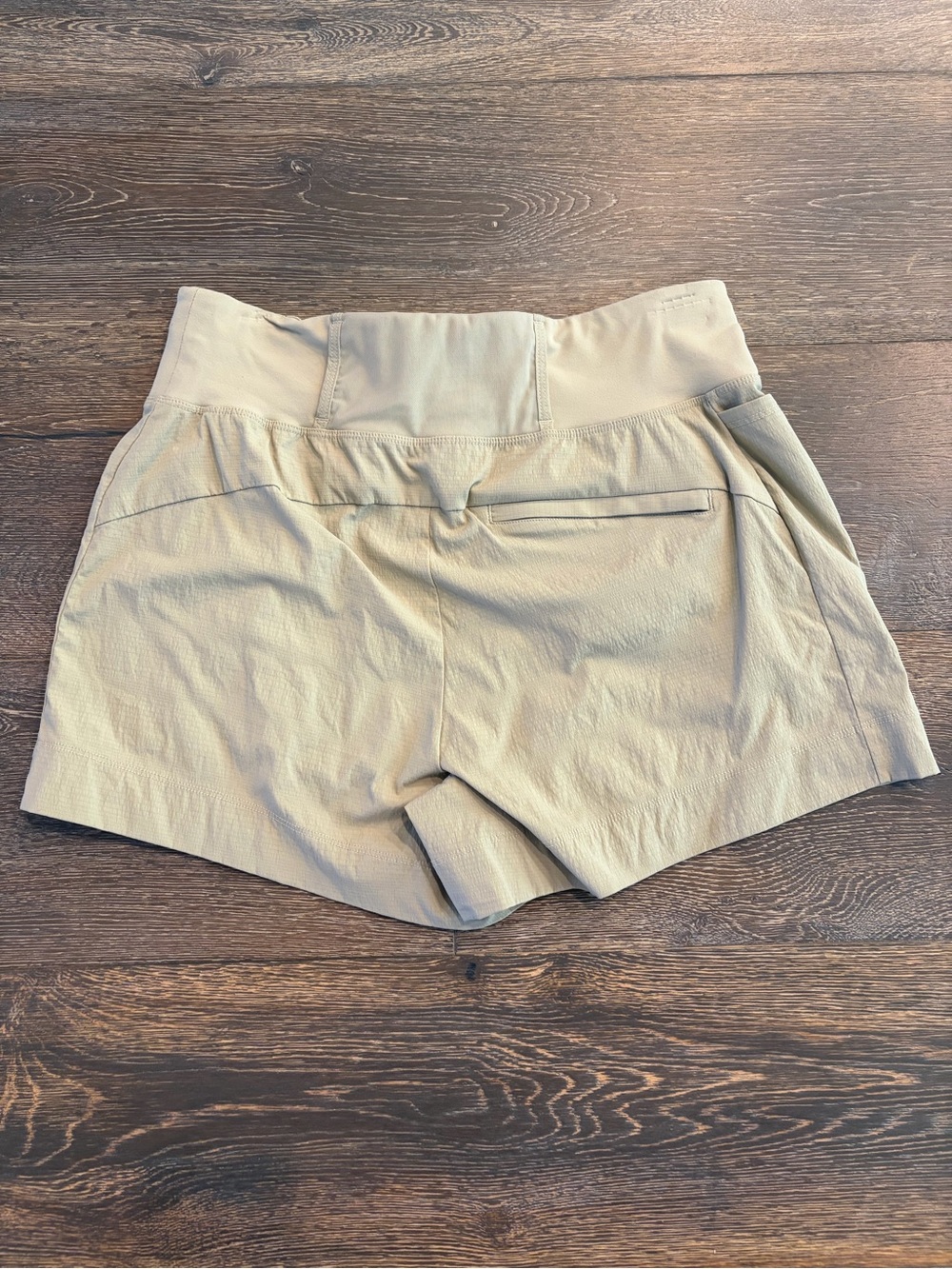 Athleta Trekkie North Shorts in Beige - Picture 3 of 4